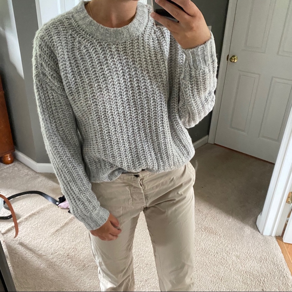 AMERICAN EAGLE grey knit sweater